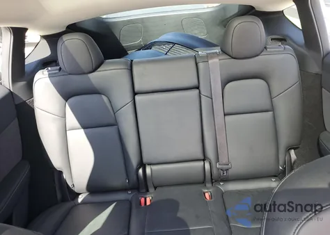 2025 Tesla Model Y z USA, uszkodzony, nr VIN 7SAYGDEE8SA342620